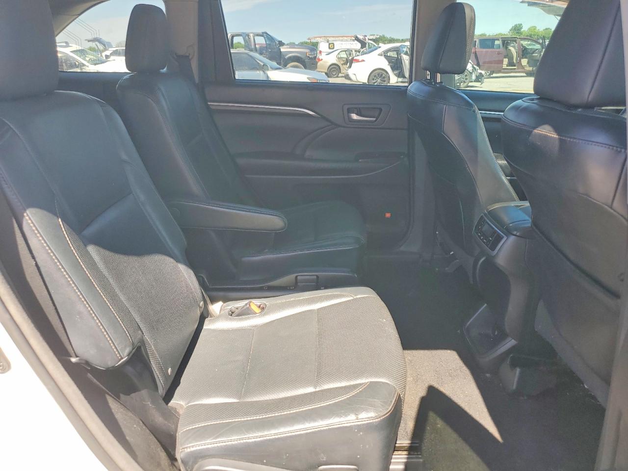 2015 TOYOTA HIGHLANDER