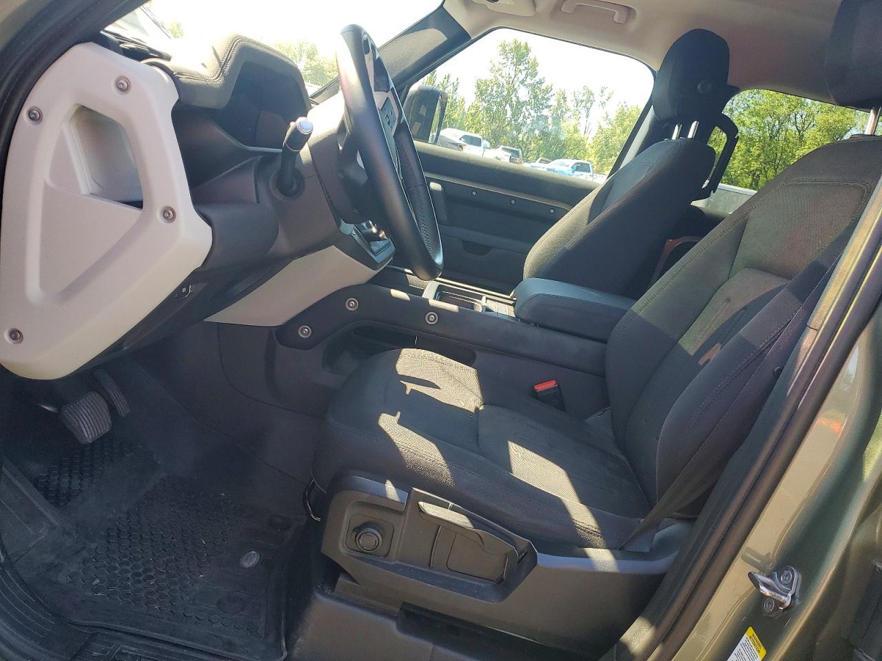2021 LAND ROVER DEFENDER