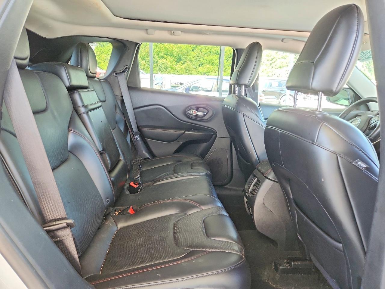 2019 JEEP CHEROKEE