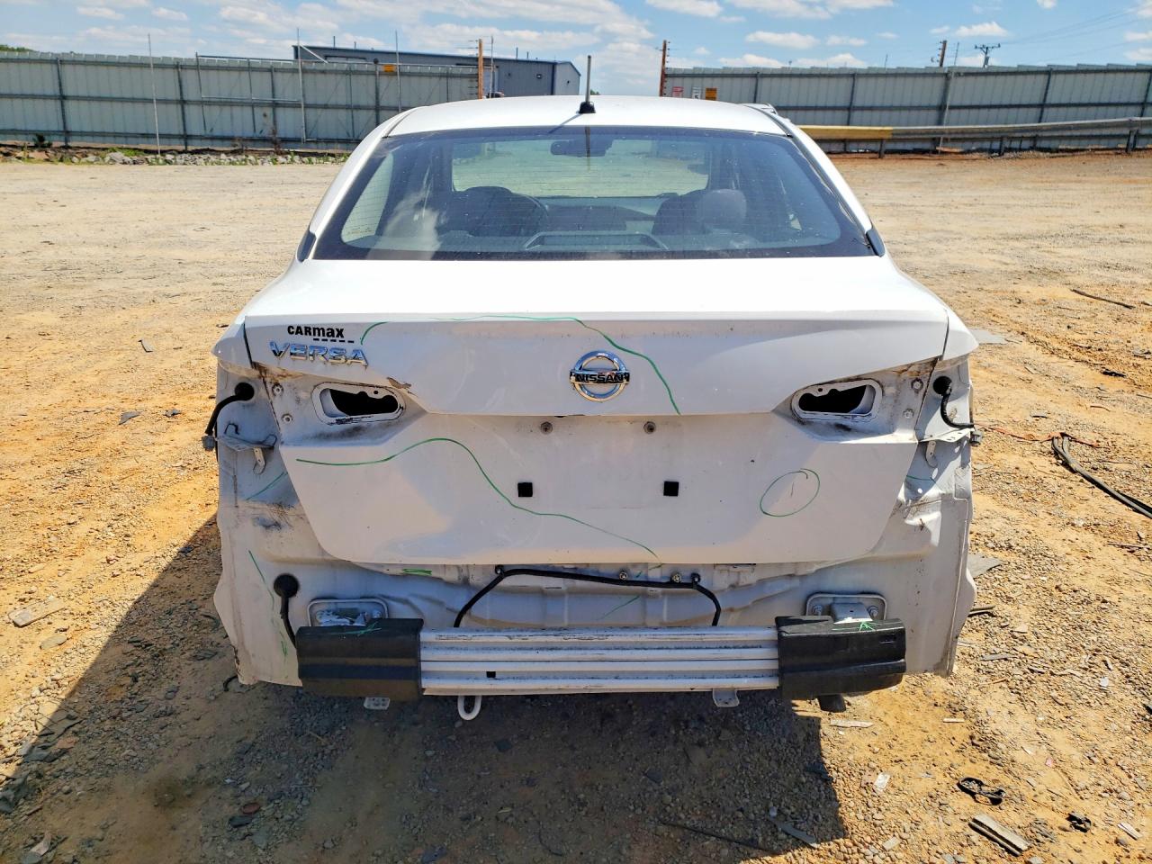 2021 NISSAN VERSA