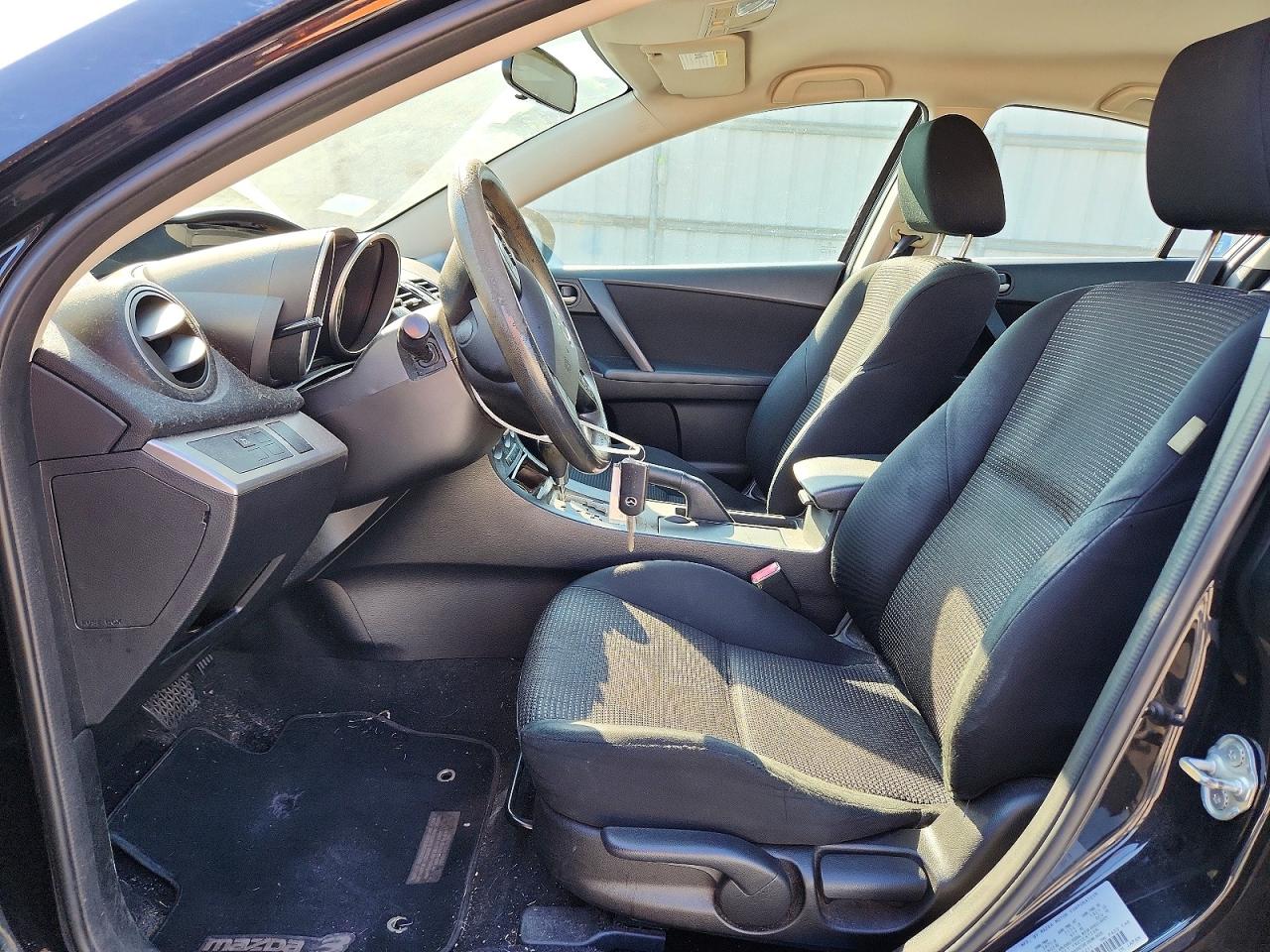 2013 MAZDA 3