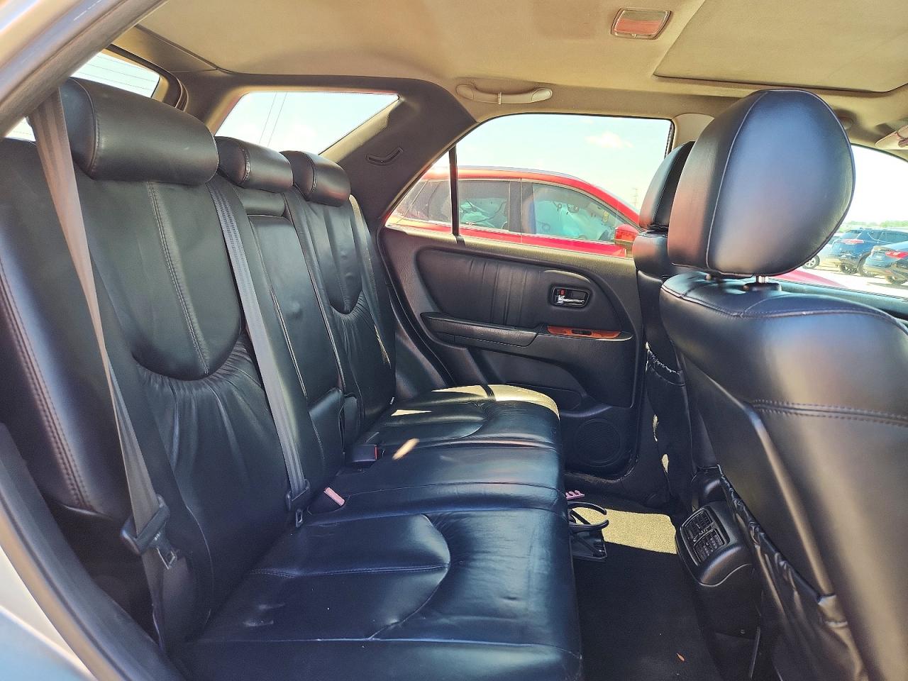 2001 LEXUS RX300