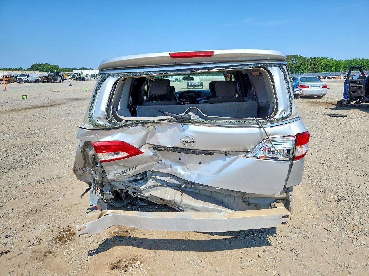 2015 NISSAN QUEST