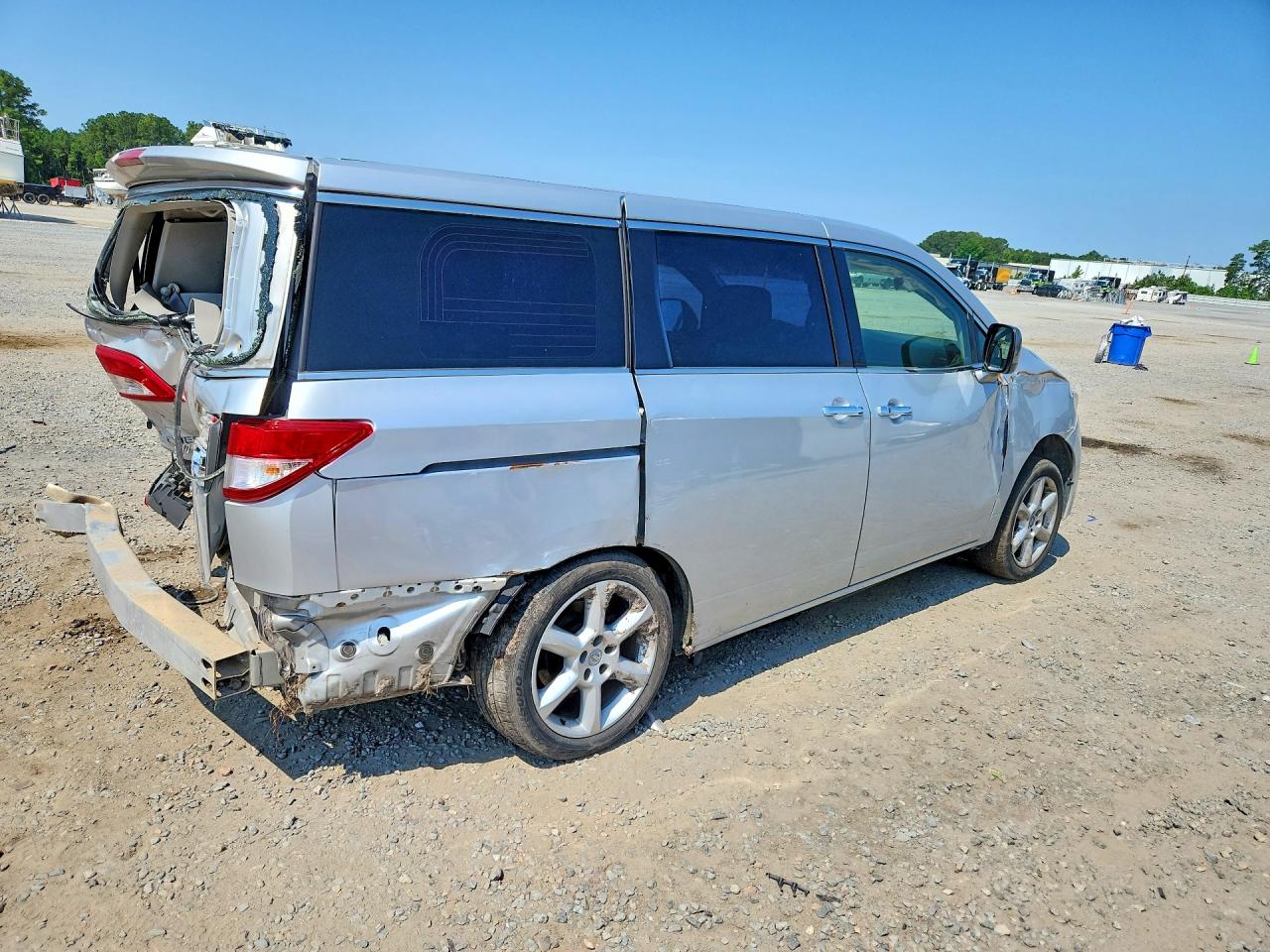2015 NISSAN QUEST