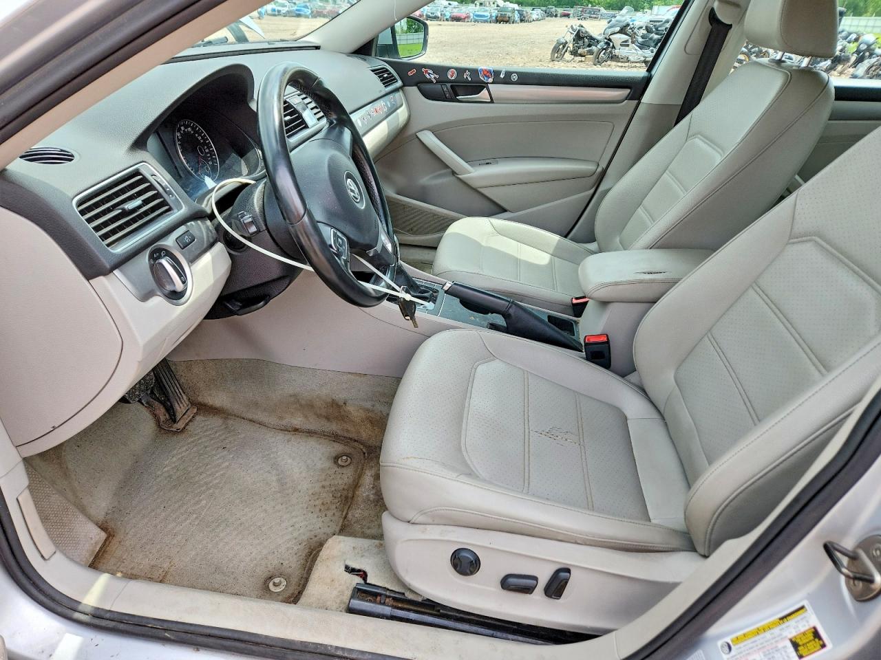2015 VOLKSWAGEN PASSAT