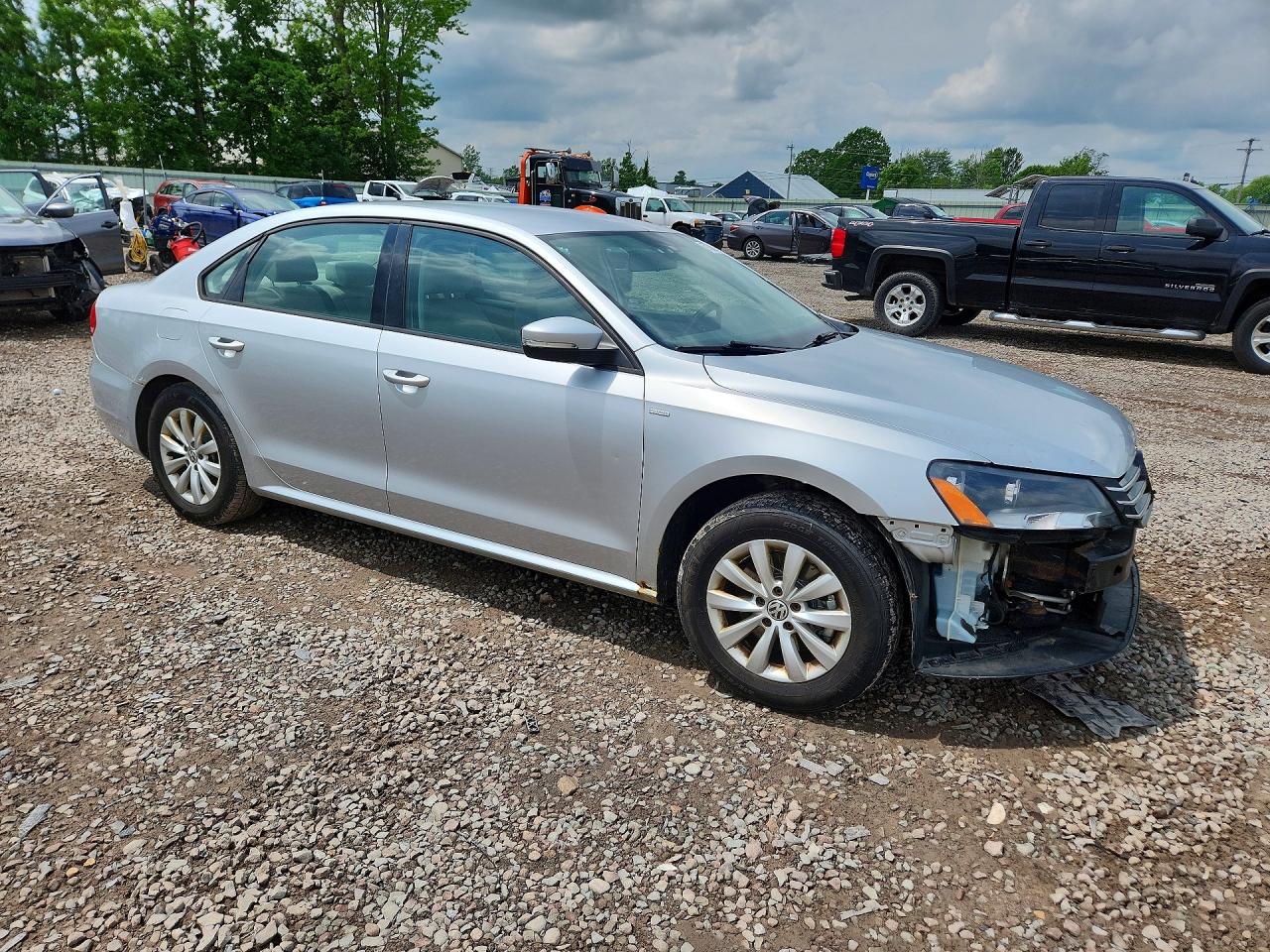 2015 VOLKSWAGEN PASSAT