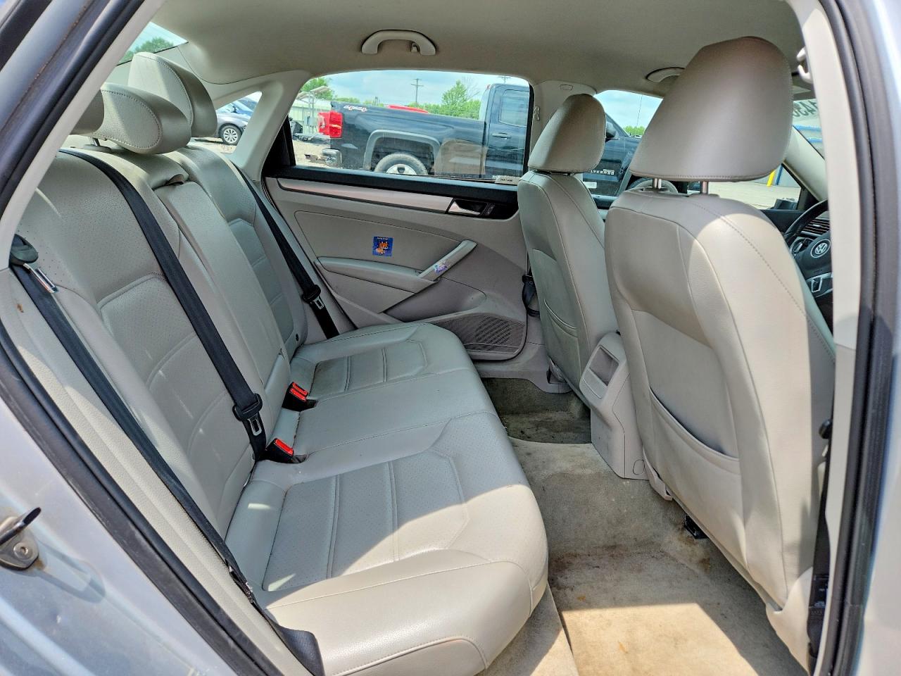 2015 VOLKSWAGEN PASSAT