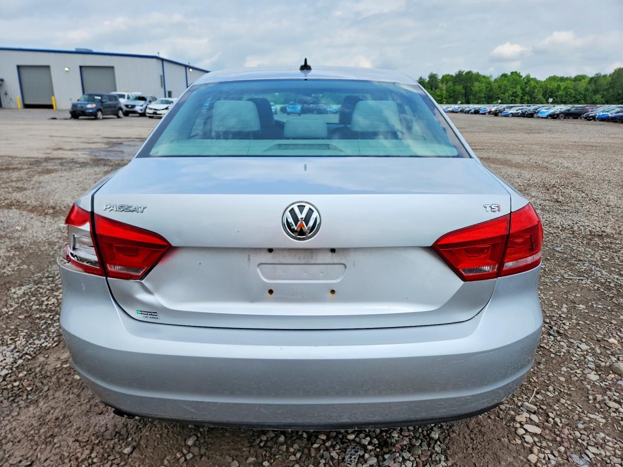 2015 VOLKSWAGEN PASSAT