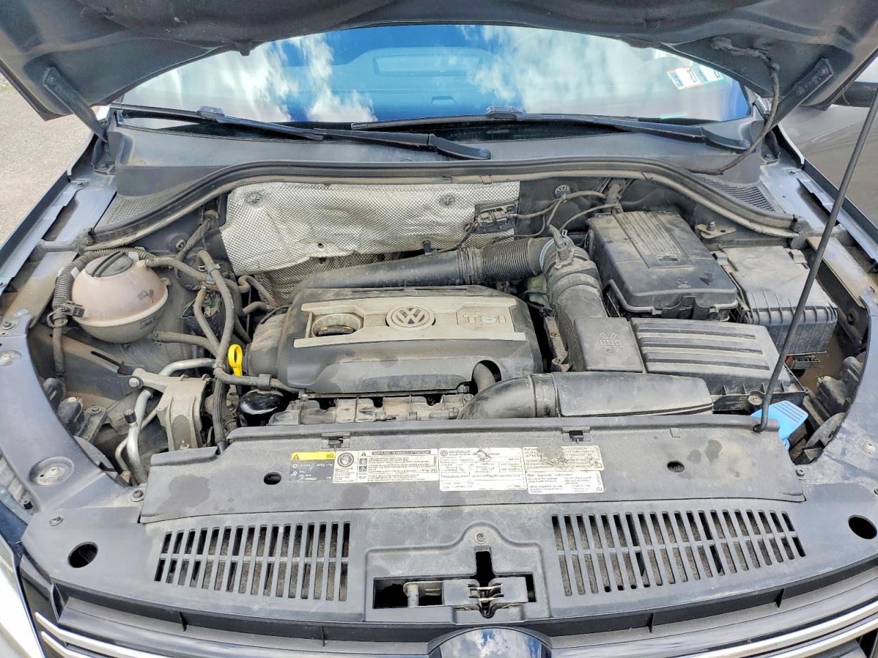 2014 VOLKSWAGEN TIGUAN