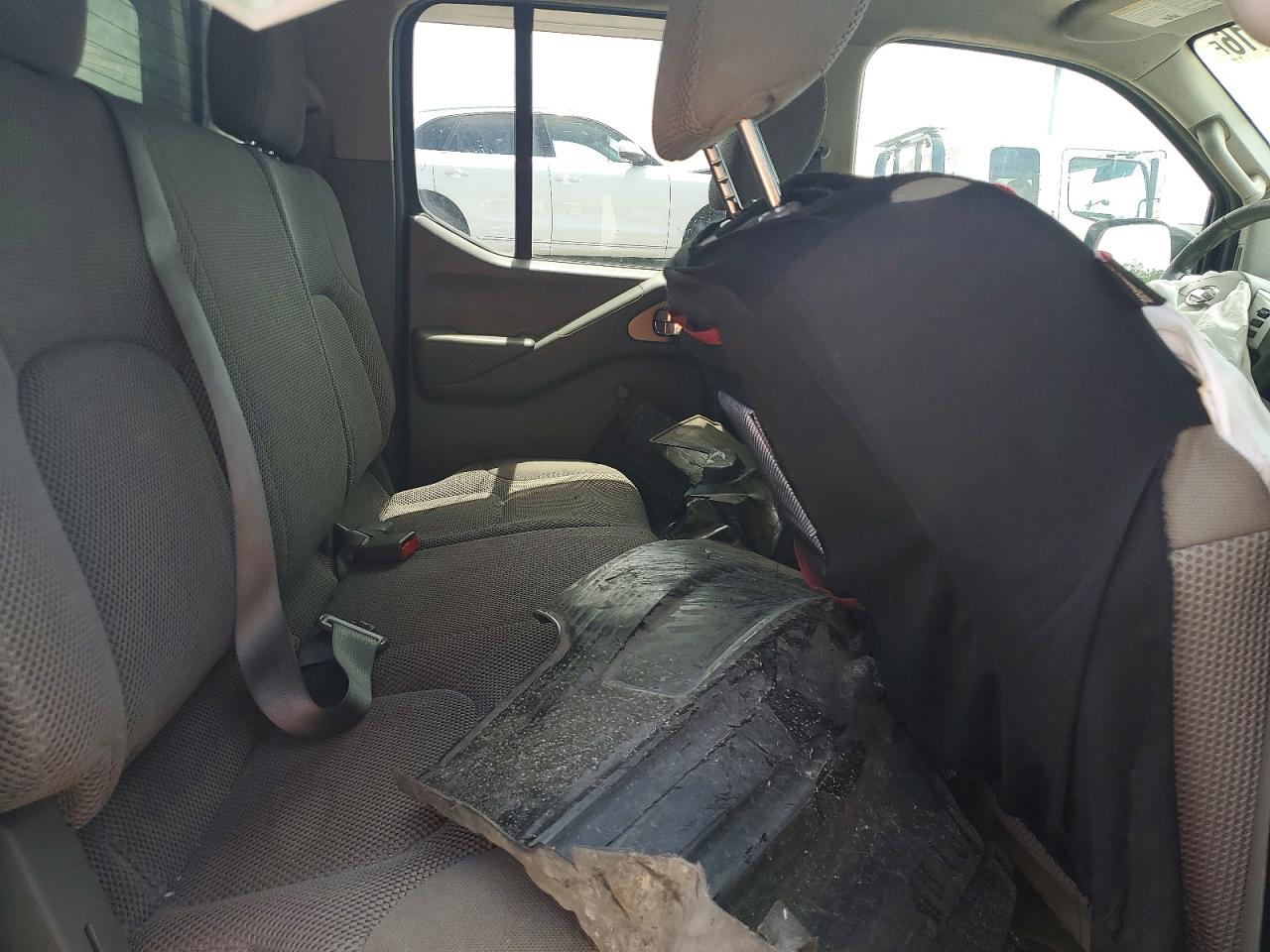 2016 NISSAN FRONTIER