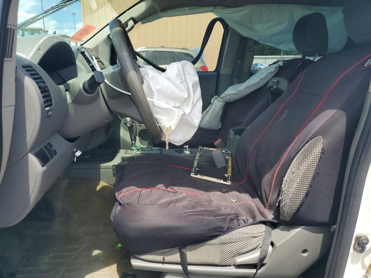 2016 NISSAN FRONTIER
