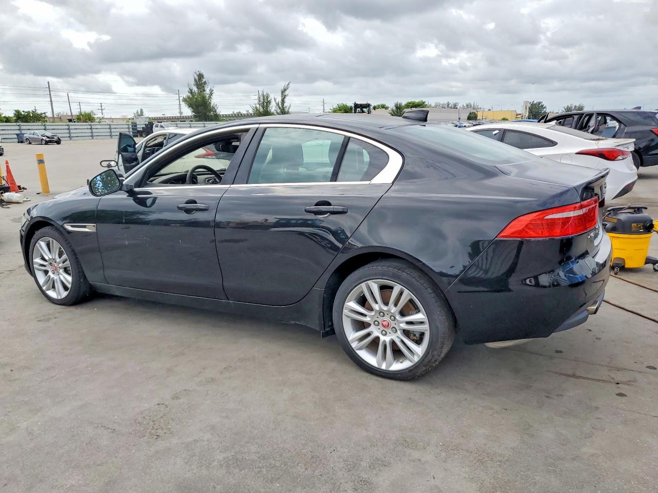 2019 JAGUAR XE