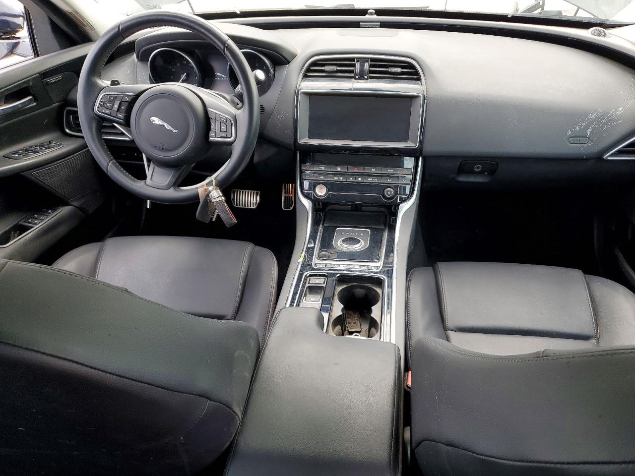 2019 JAGUAR XE