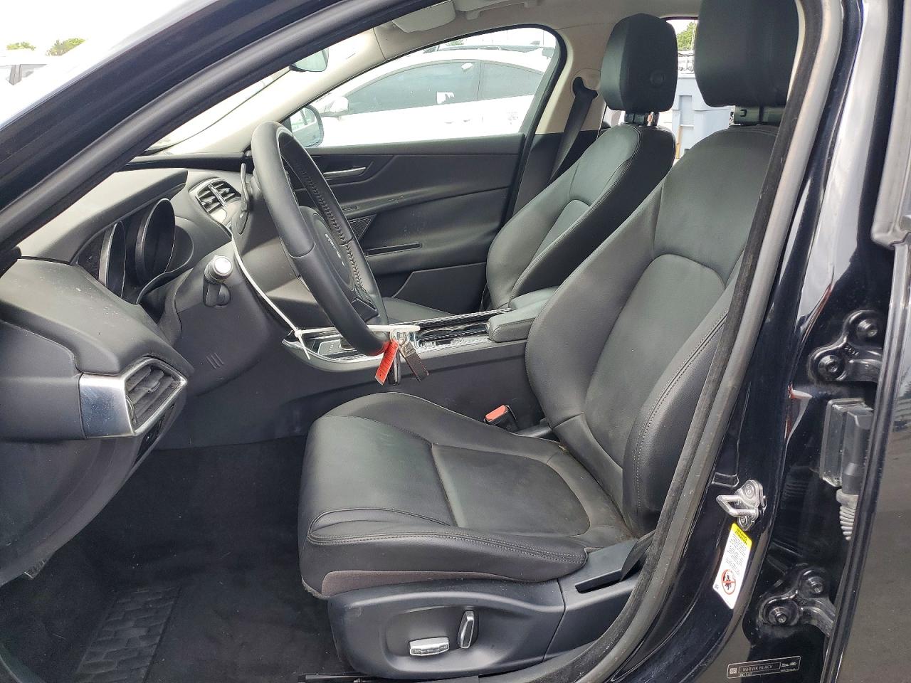 2019 JAGUAR XE