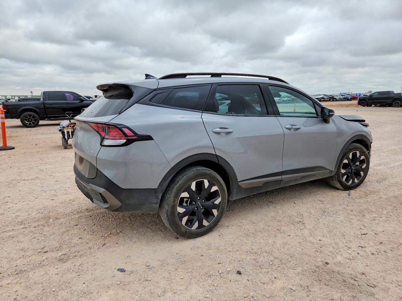 2024 KIA SPORTAGE X