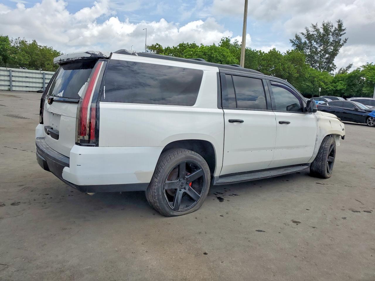 2016 CADILLAC ESCALADE