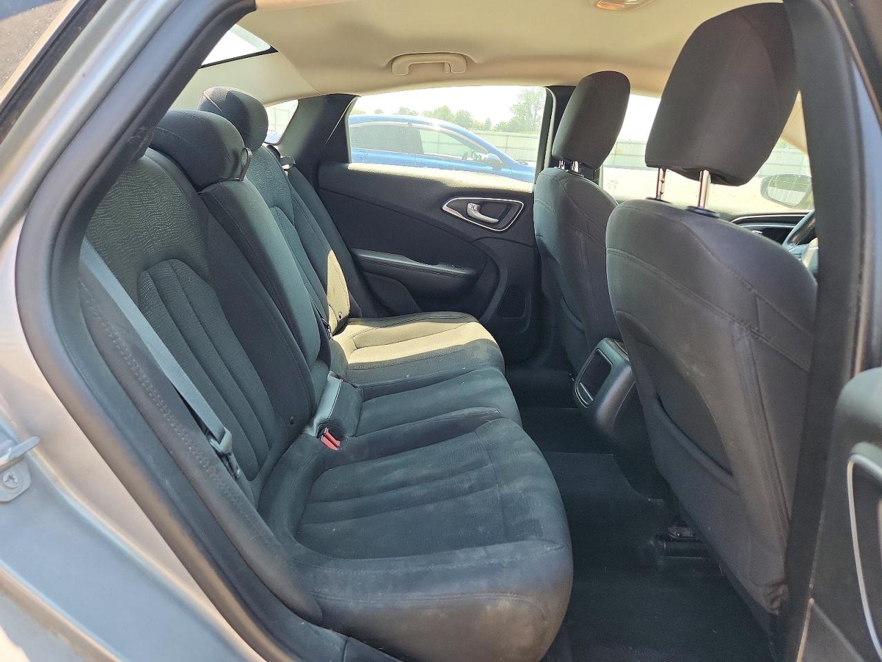 2015 CHRYSLER 200