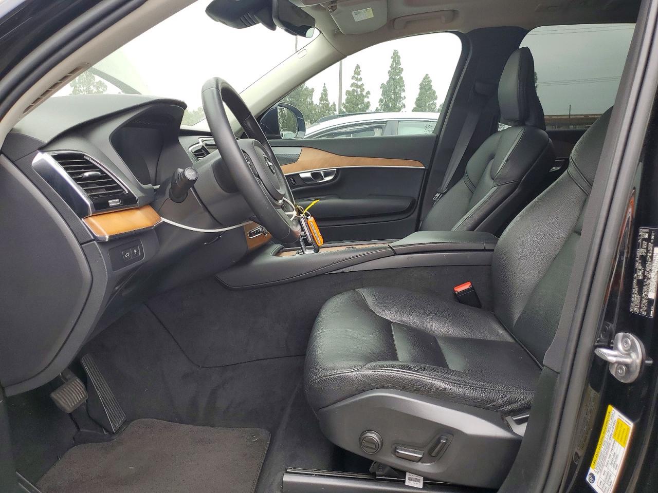 2023 VOLVO XC90