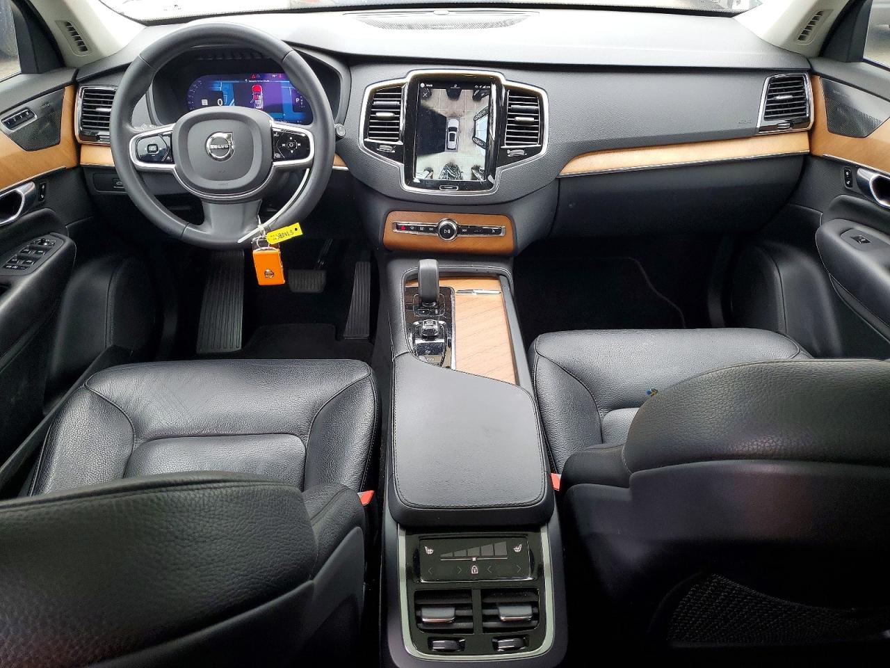 2023 VOLVO XC90