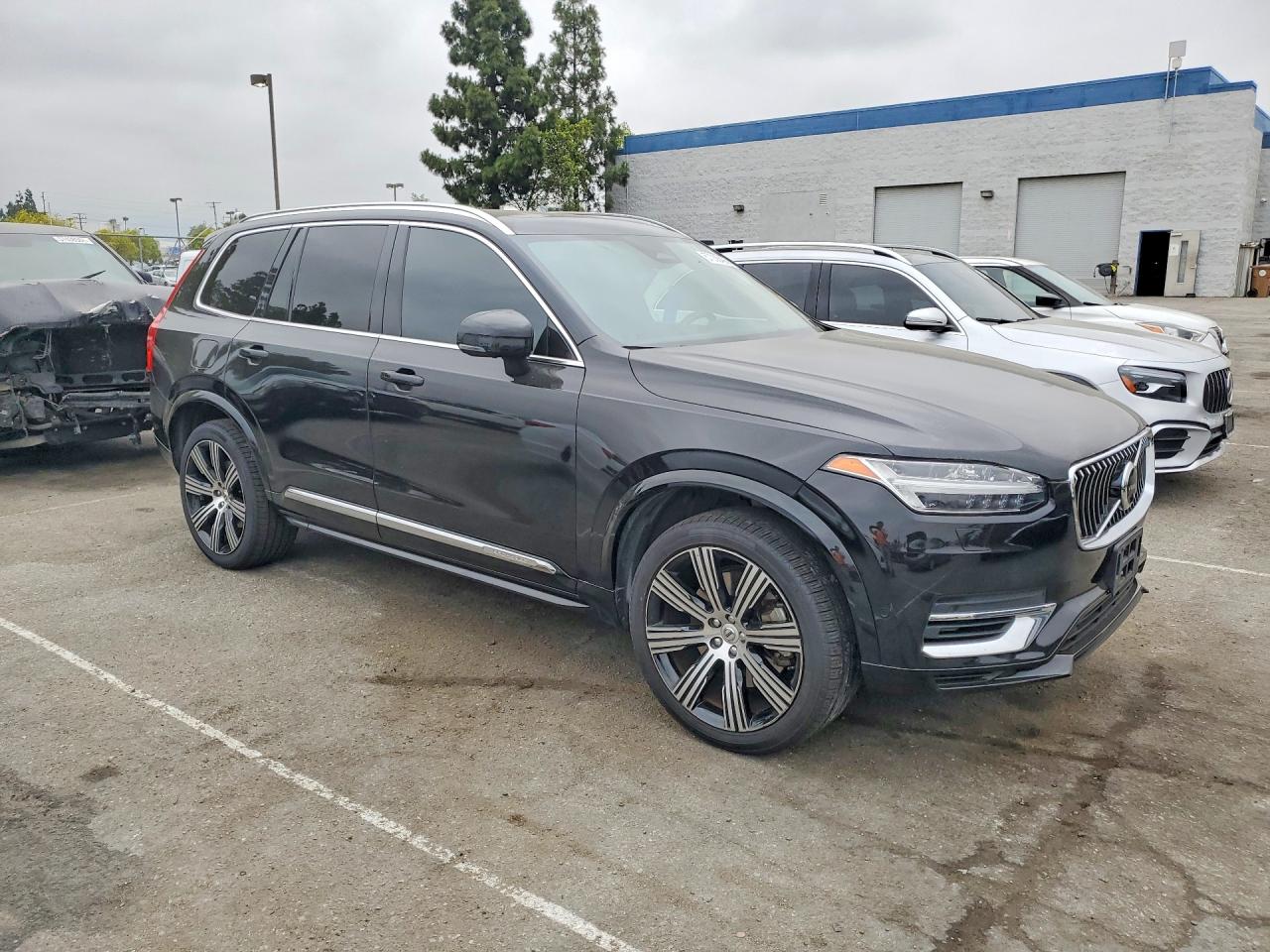 2023 VOLVO XC90