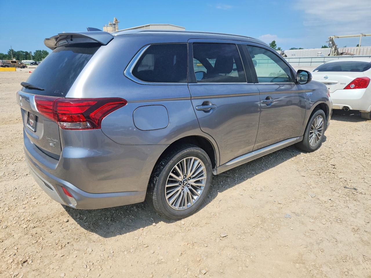 2020 MITSUBISHI OUTLANDER