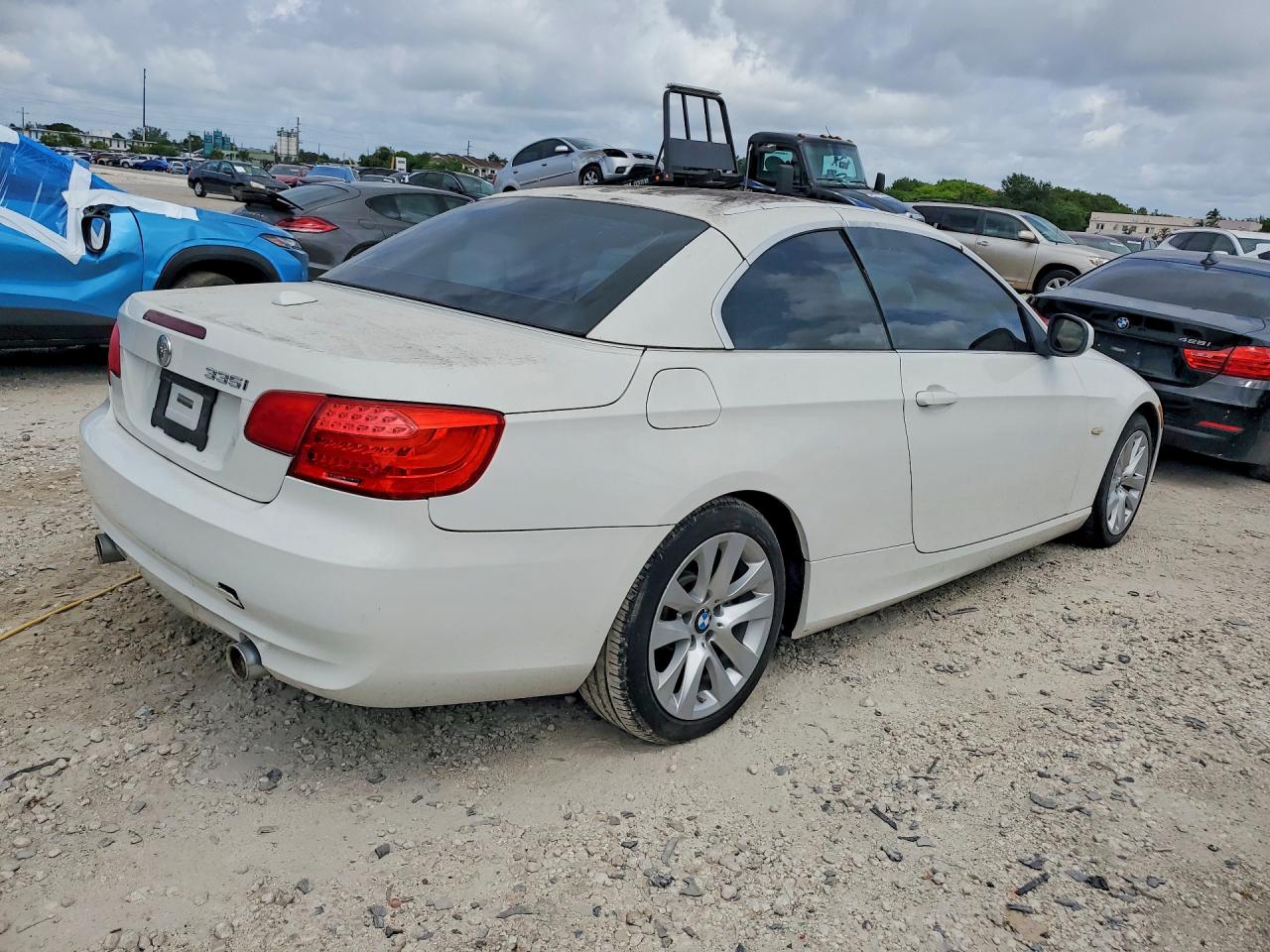 2011 BMW 3 SERIES