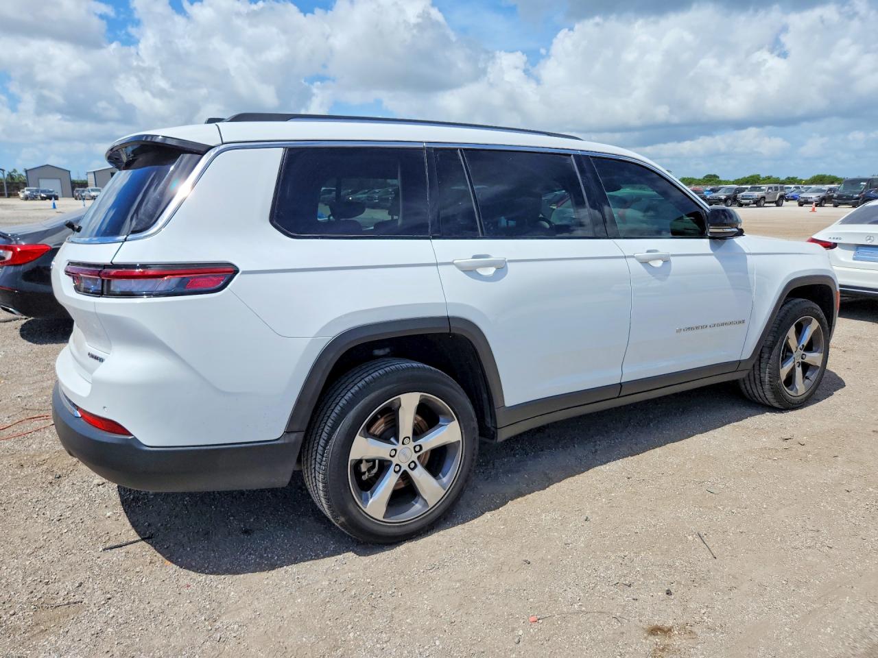 2021 JEEP CHEROKEE