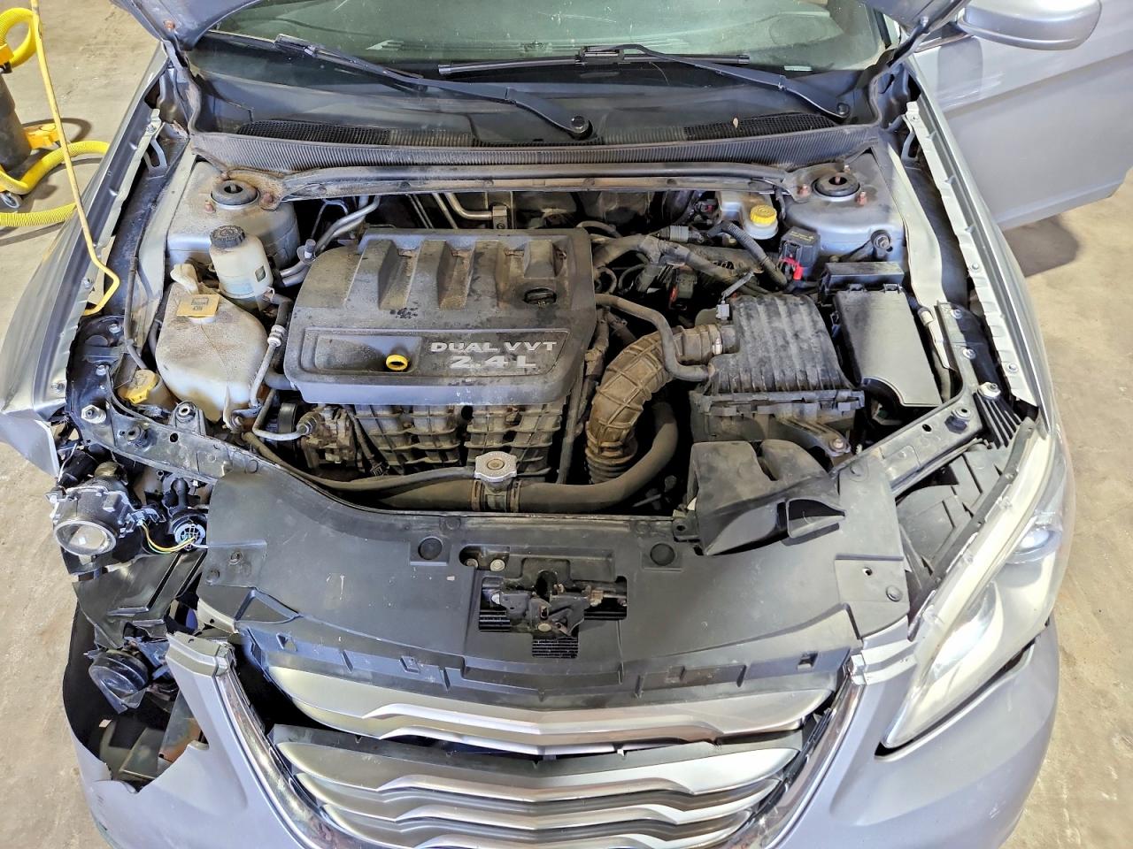 2013 CHRYSLER 200