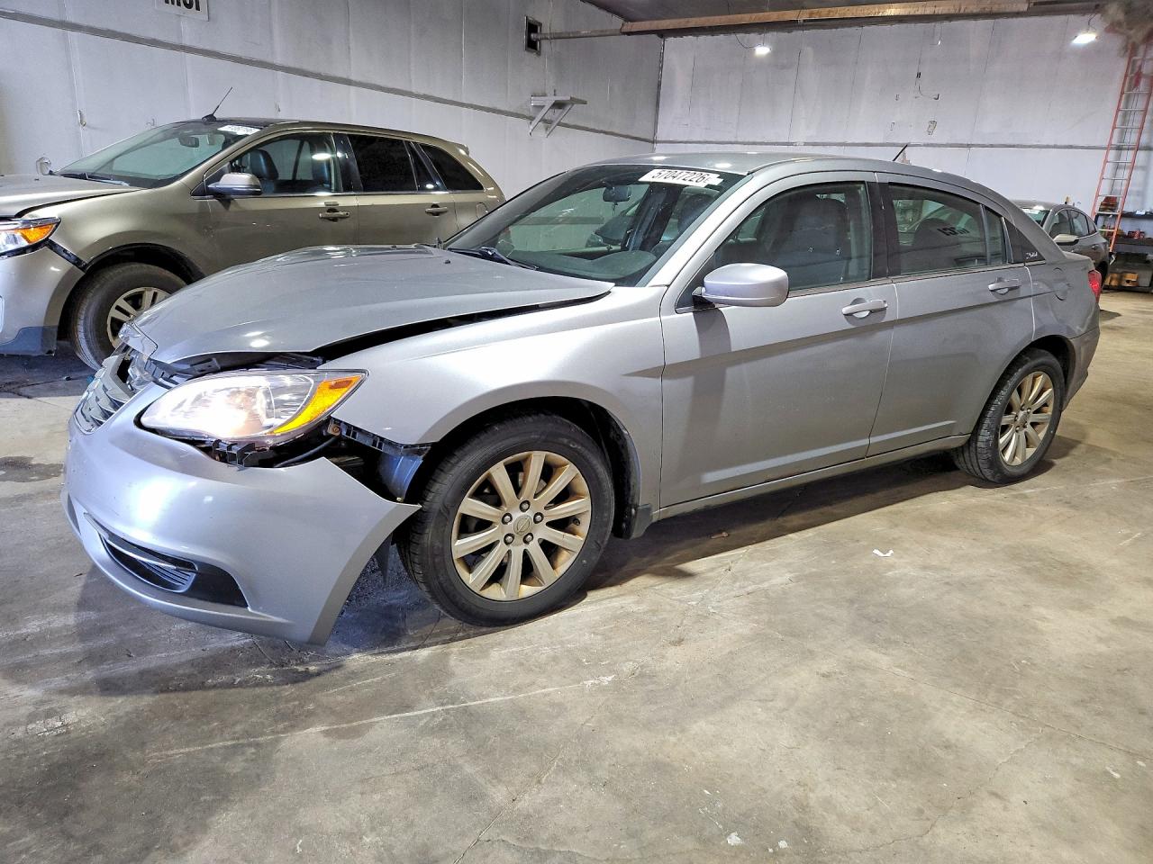 2013 CHRYSLER 200