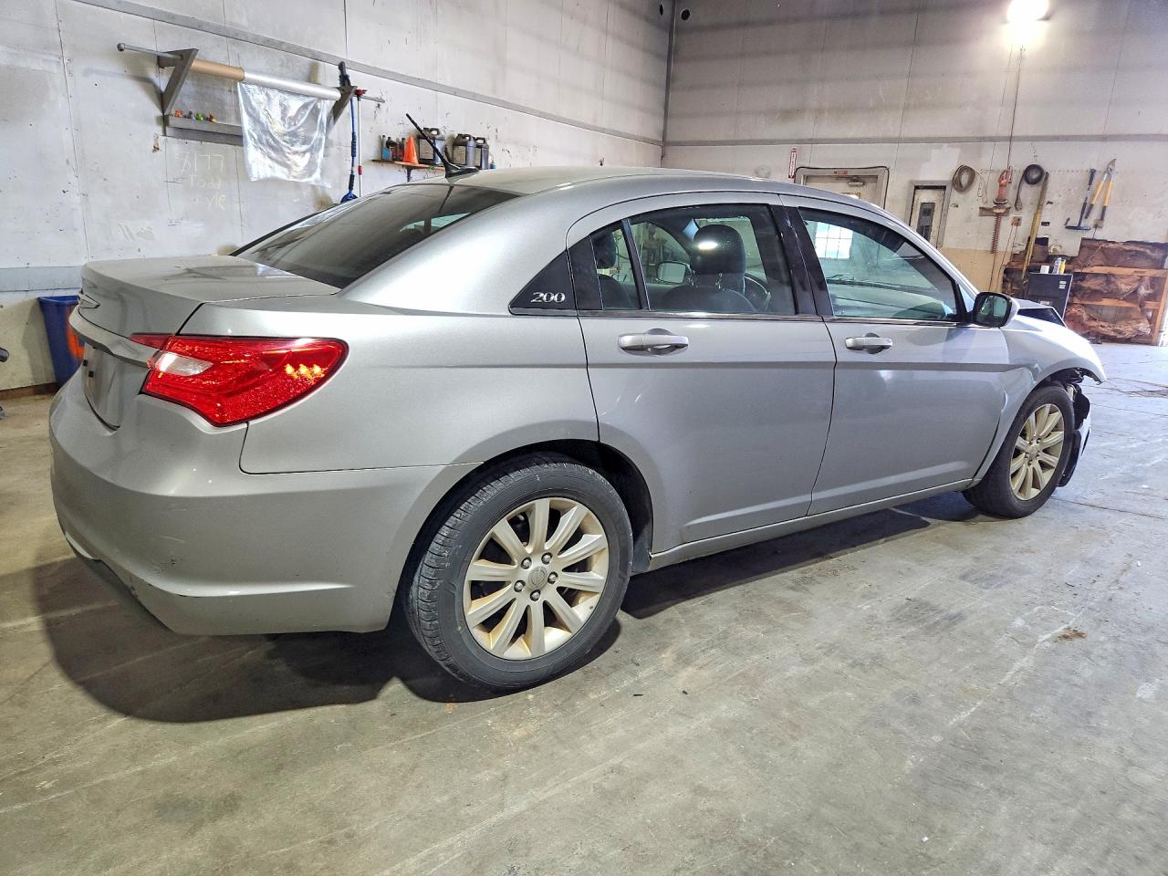 2013 CHRYSLER 200