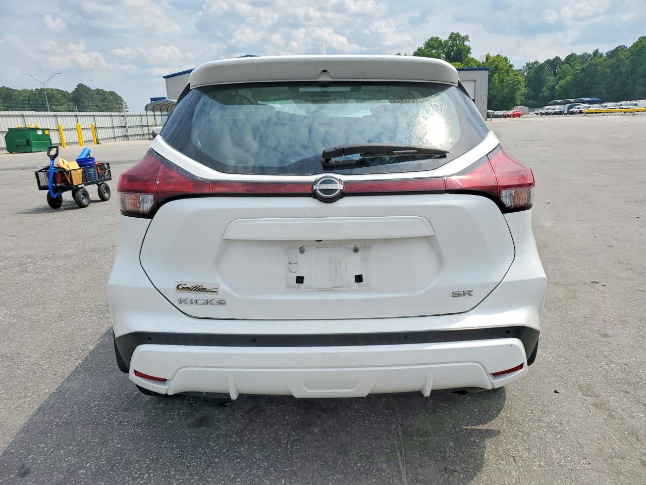 2024 NISSAN KICKS