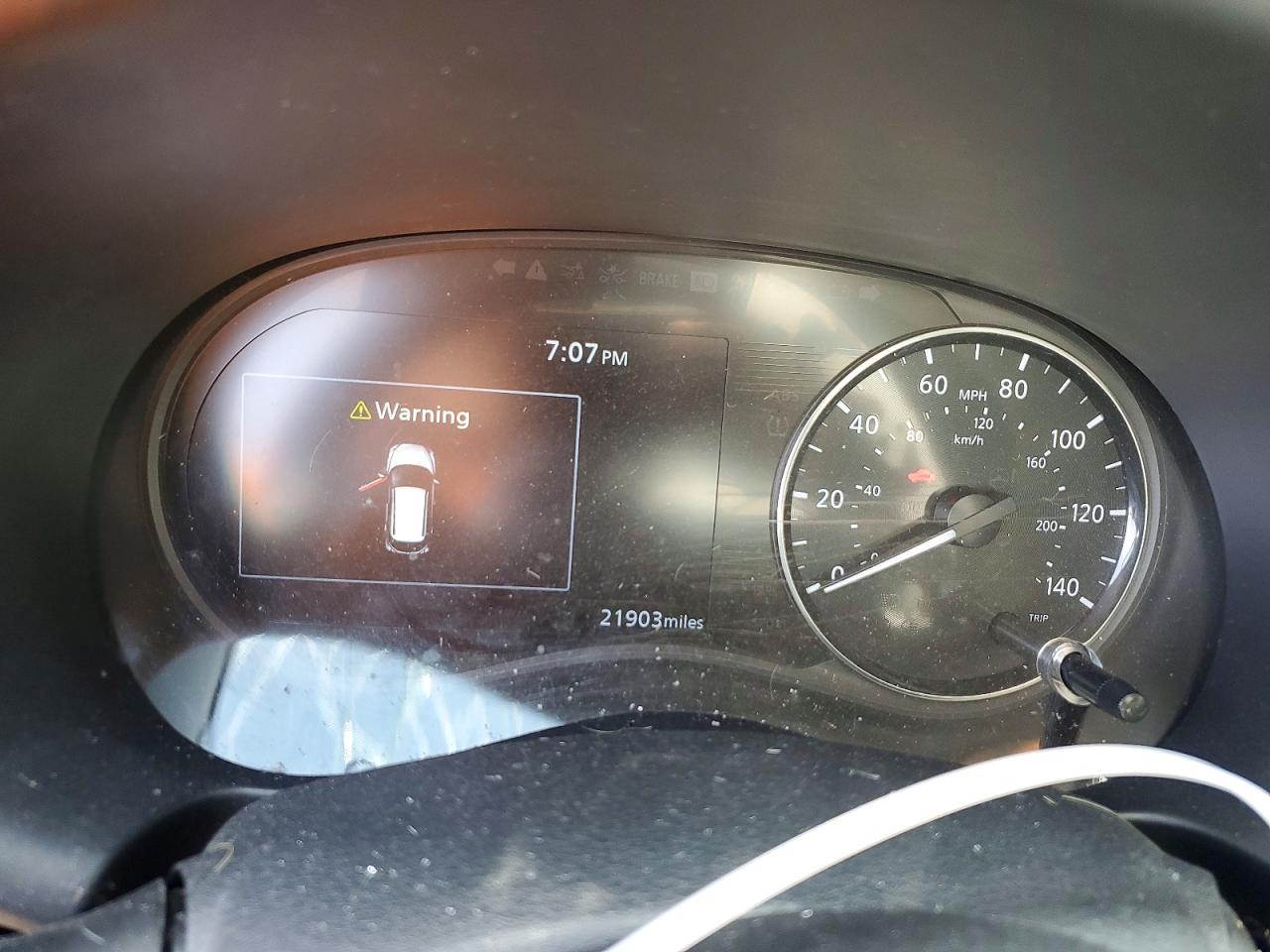 2024 NISSAN KICKS