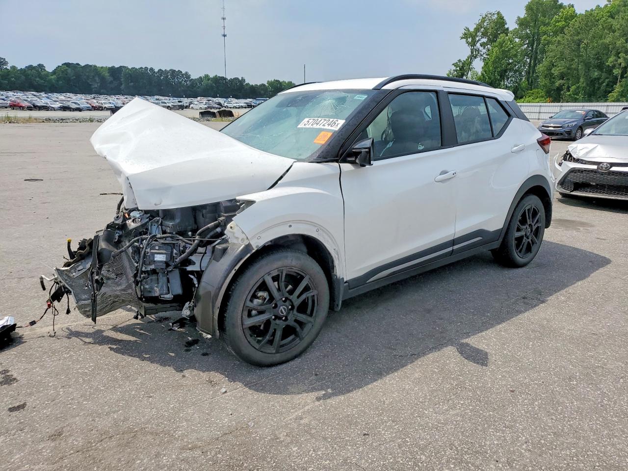 2024 NISSAN KICKS