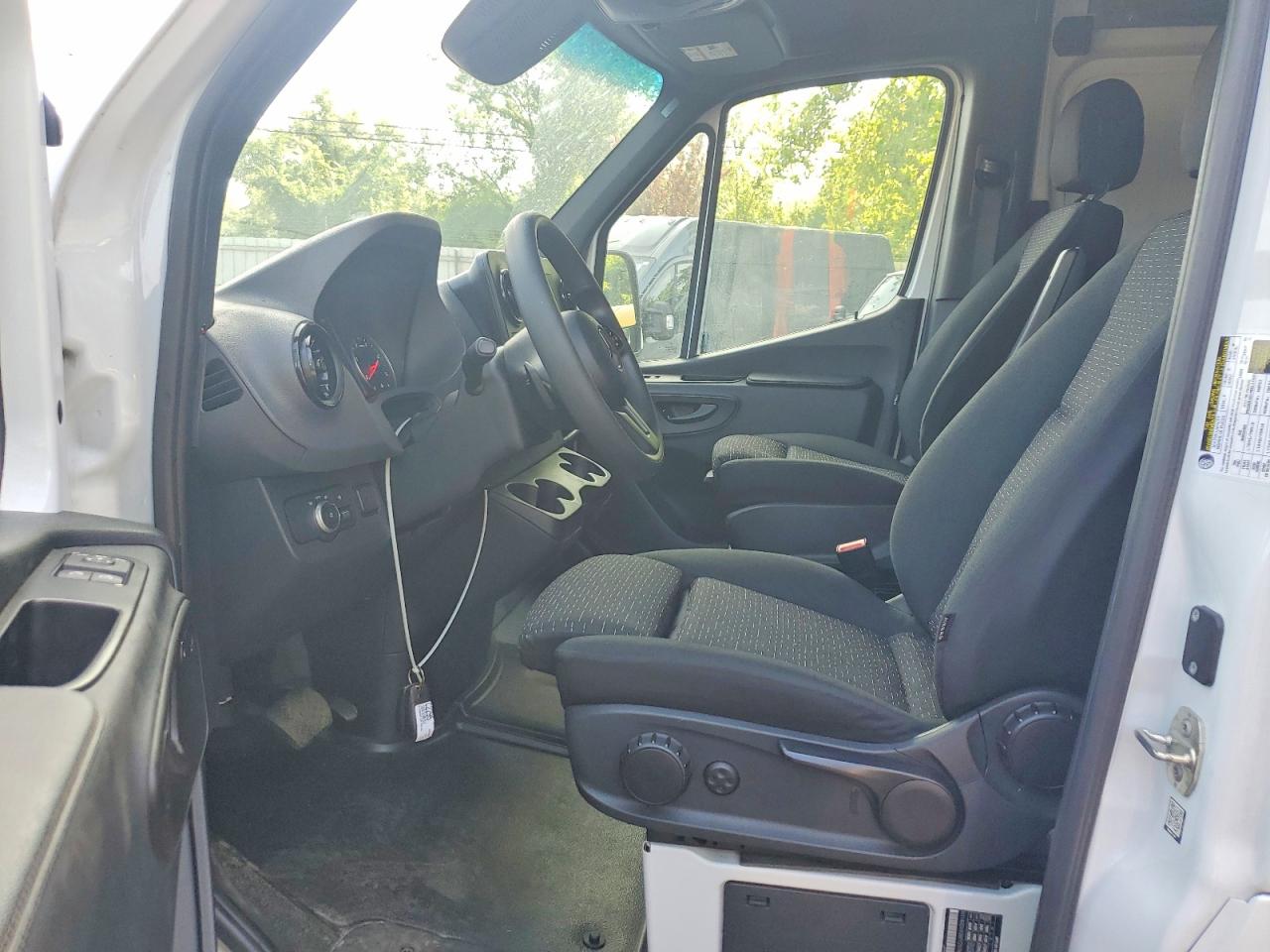 2024 MERCEDES-BENZ SPRINTER