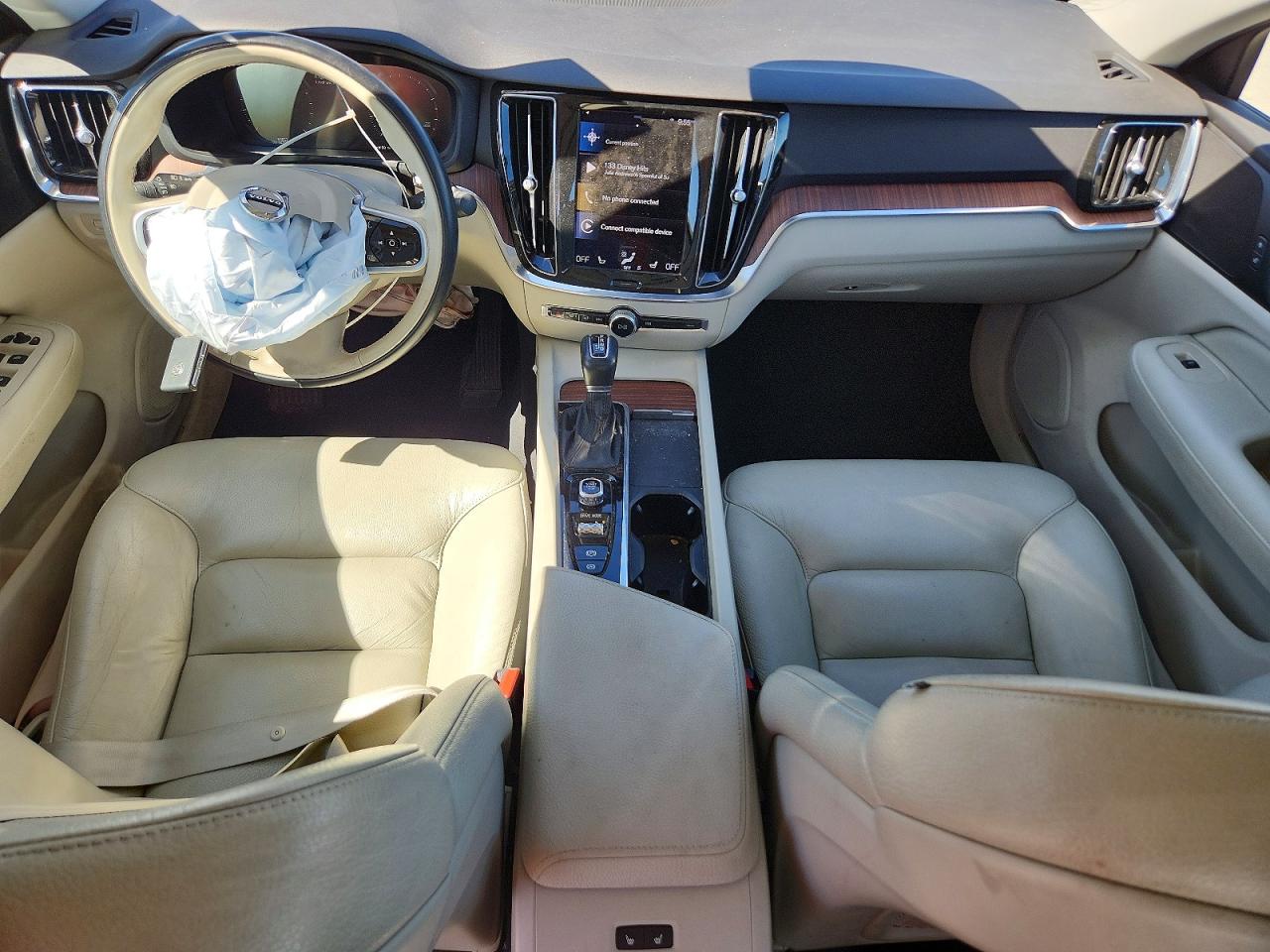 2021 VOLVO S60