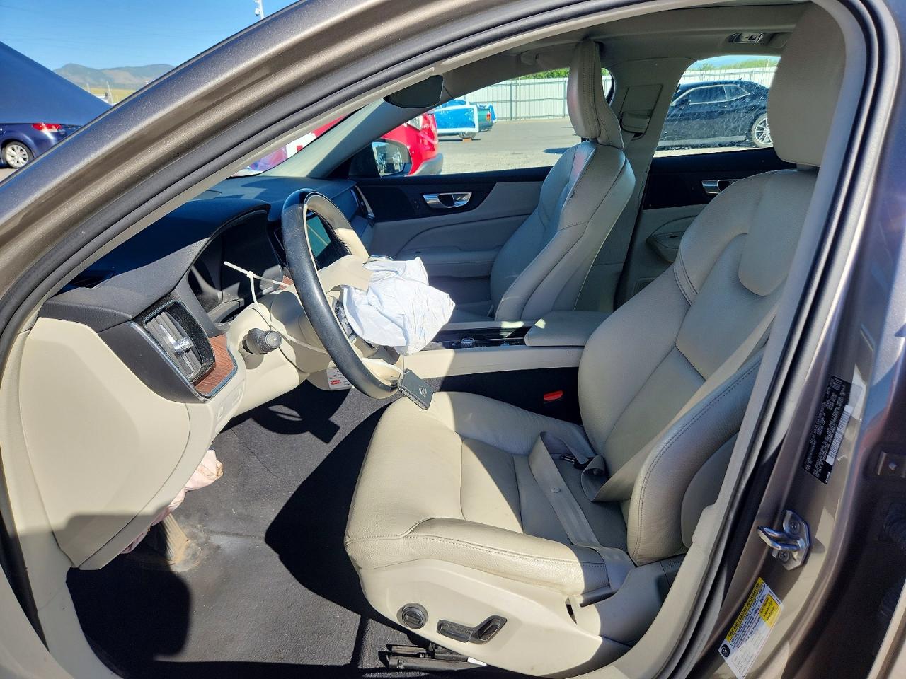 2021 VOLVO S60
