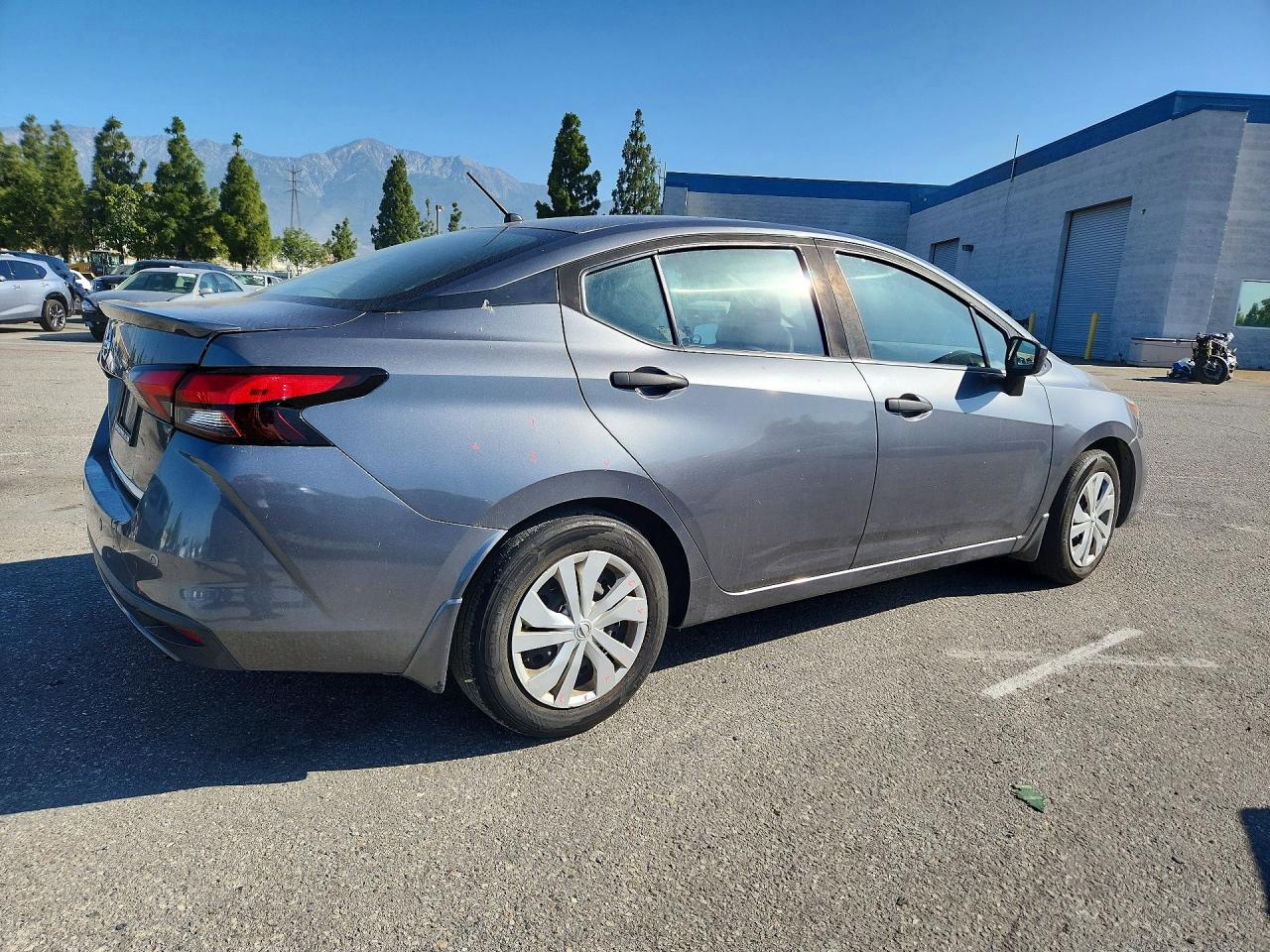 2020 NISSAN VERSA