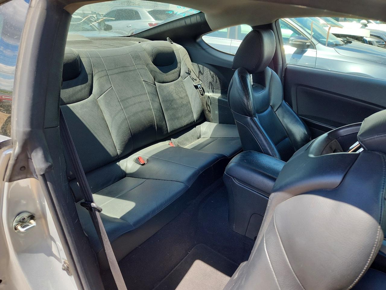 2010 HYUNDAI GENESIS