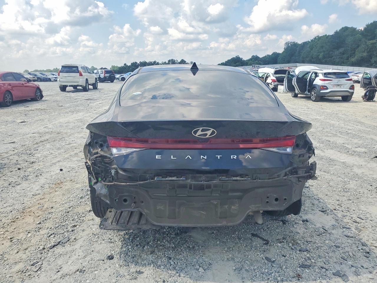 2024 HYUNDAI ELANTRA