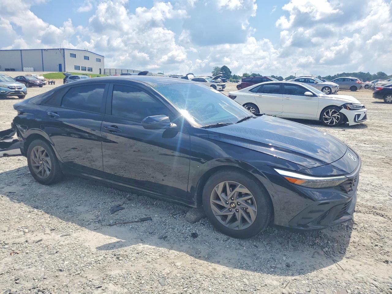 2024 HYUNDAI ELANTRA
