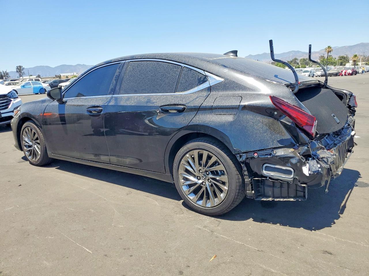 2025 LEXUS ES300