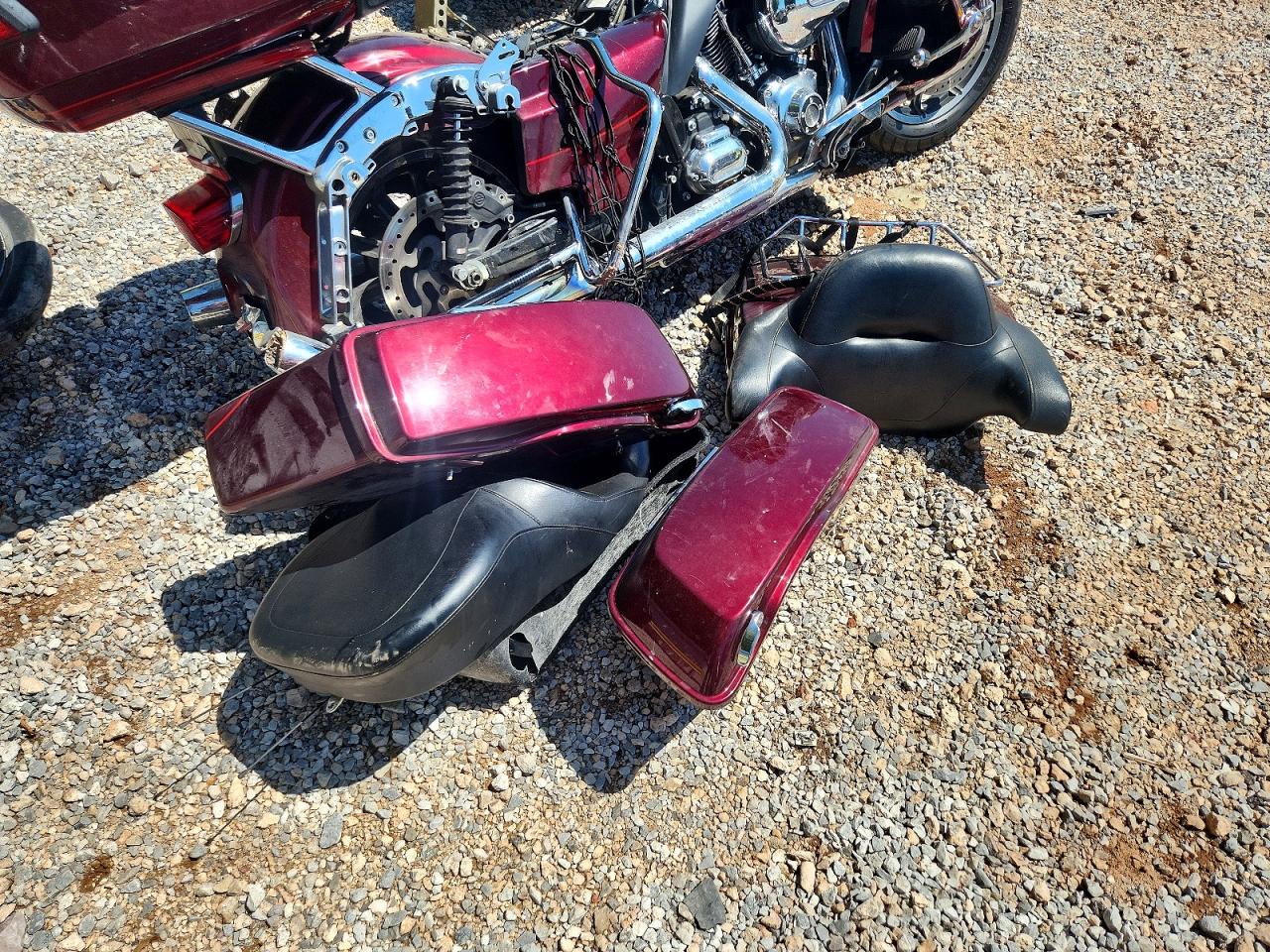 2016 HARLEY-DAVIDSON FL
