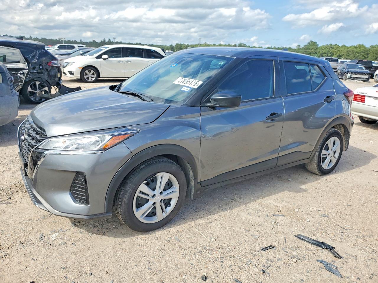 2024 NISSAN KICKS