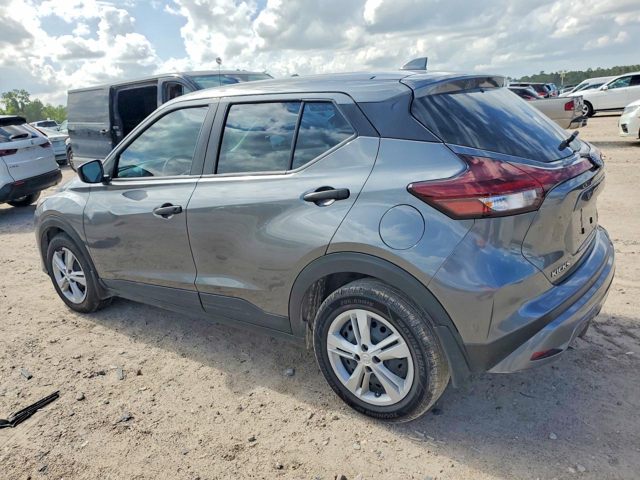 2024 NISSAN KICKS
