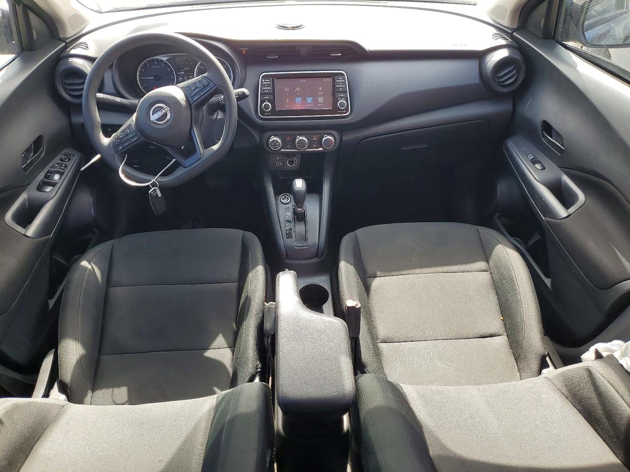 2024 NISSAN KICKS