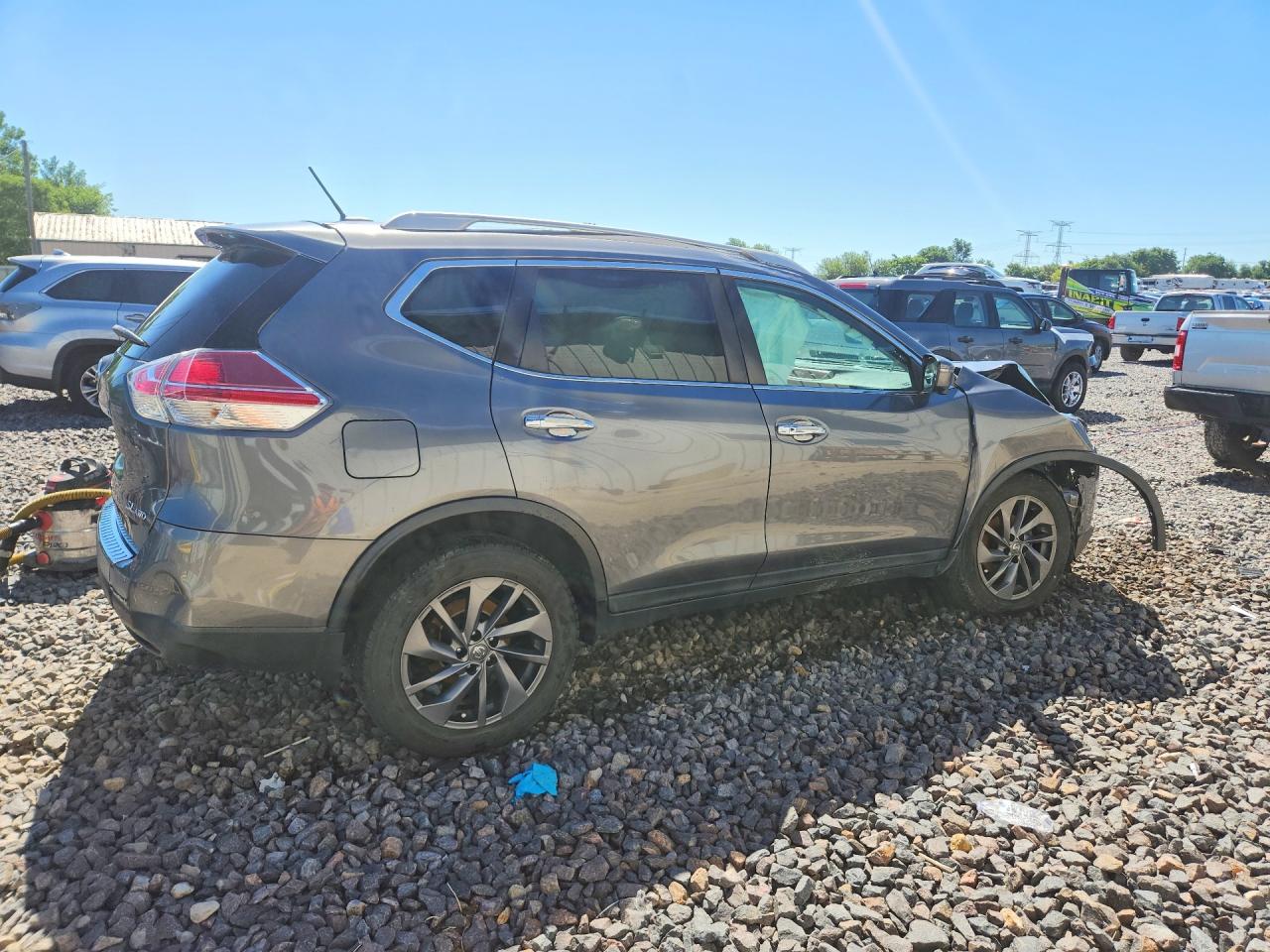 2016 NISSAN ROGUE