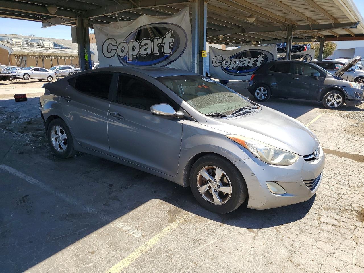 2012 HYUNDAI ELANTRA