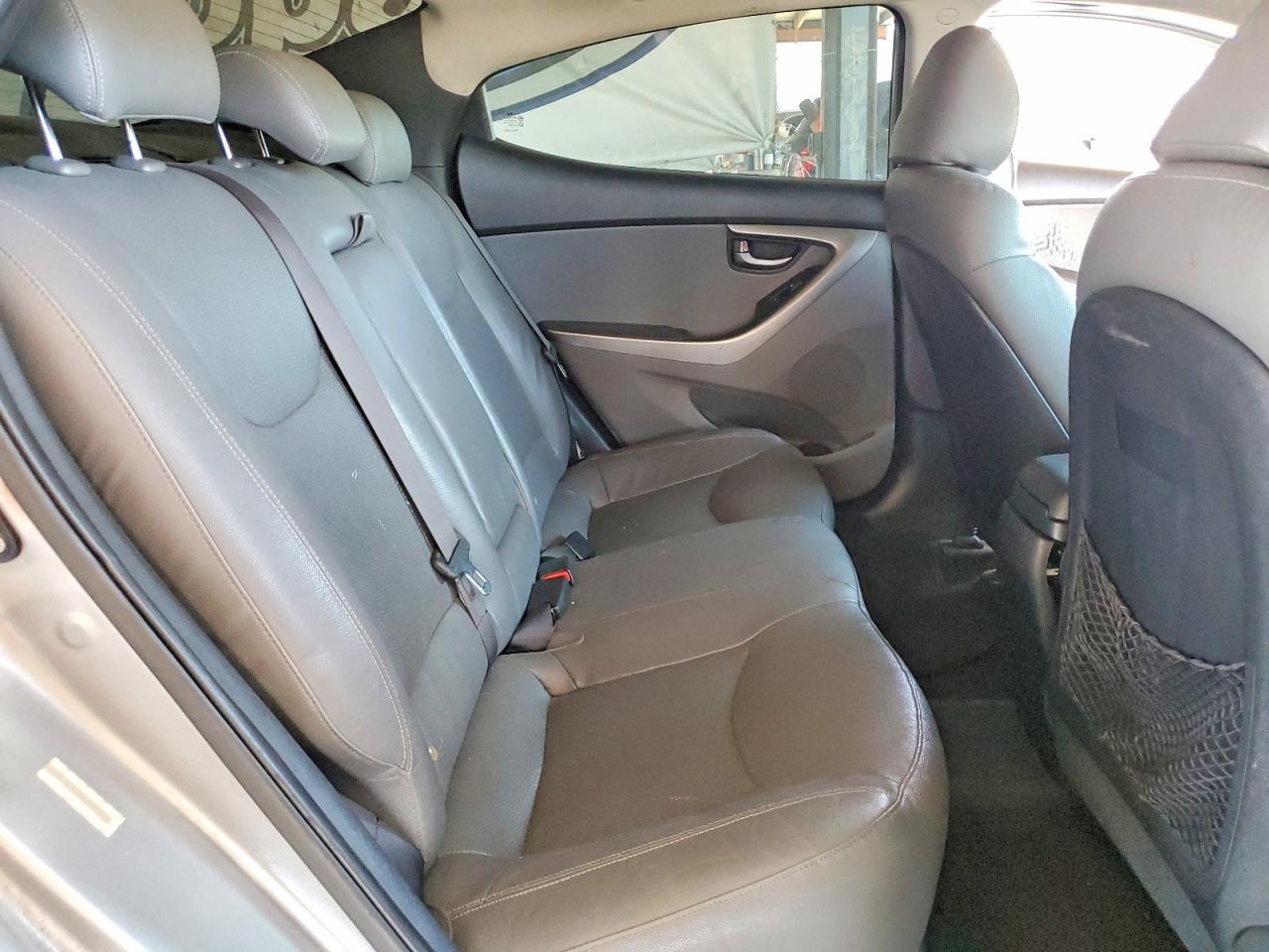 2012 HYUNDAI ELANTRA