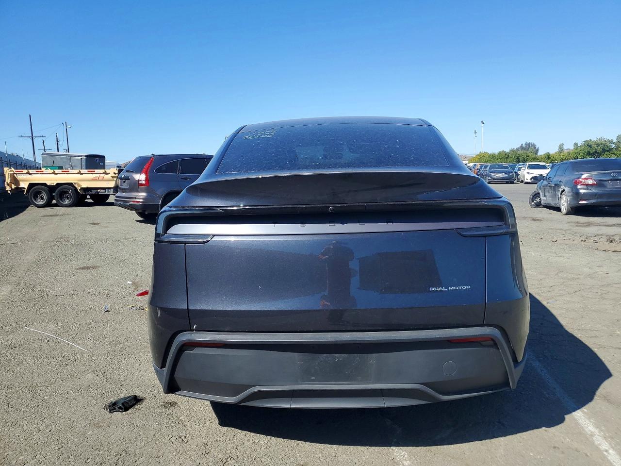 2026 TESLA MODEL Y