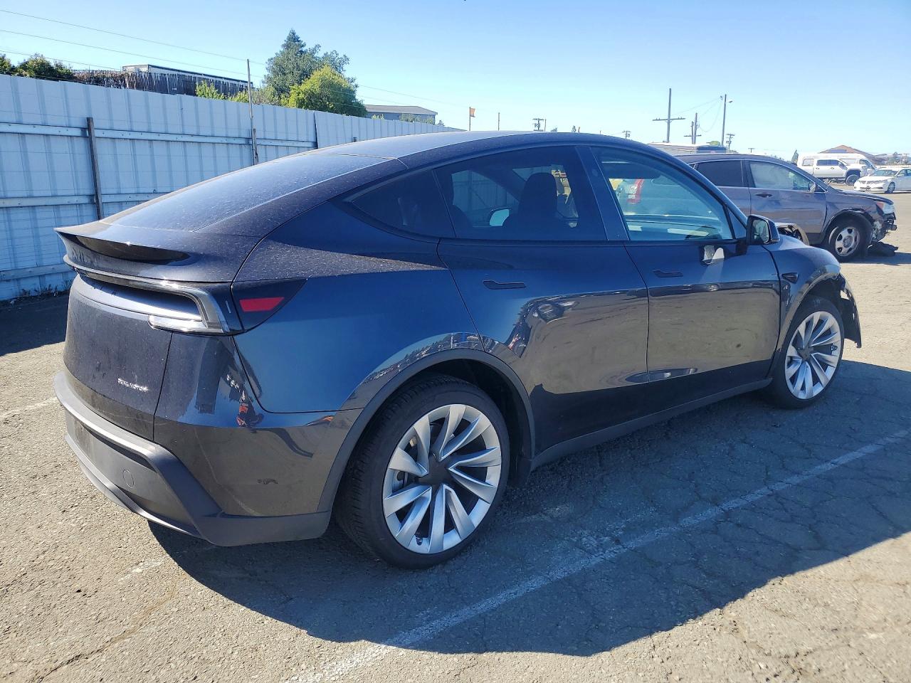 2026 TESLA MODEL Y